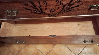 Predam starozitnu komodu - 5