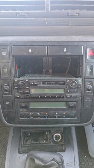 Predám VW Sharan 1.9TDI 96kw 2005 pekná výbava - 5