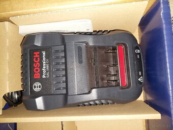 Predam 2ks Bosch ProCORE18V 12,0 Ah + nabijacku GAL1880CV - 5