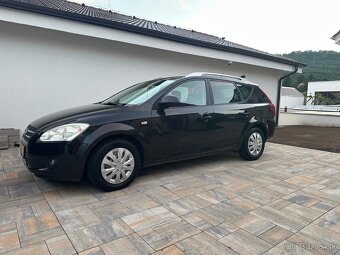 Predáme rodinné a spoľahlivé auto Kia Ceed SW 1,4- 77,2 kW - 5