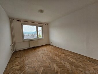 4-izbový byt s dvomi balkónmi, 86 m2, ILAVA - Medňanská ul. - 5