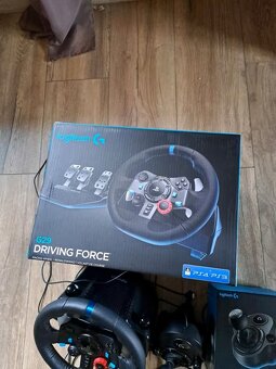 Logitech G29 s radiacou pákou - 5