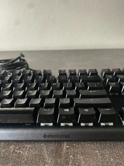Predam Logitech herna rgb klavesnica - 5