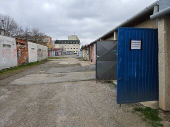 Garáž, na sídlisku Západ 1, SNV - 5