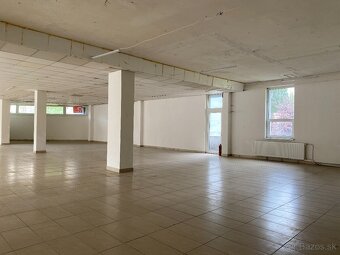 Obchodné priestory - 735 m2 - v nákupnom centre na Jazere - 5