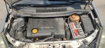 Rozpredám Opel Zafira 1.9cdti 88kw 2007 - 5