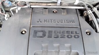 Mitsubishi Pajero 3.2 DI-D 2004 predám MOTOR 4M41, KAPOTA - 5