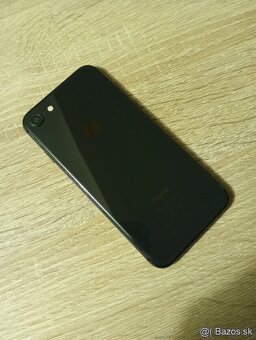 iPhone 8 / 256GB Super stav - 5