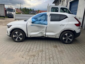 XC40 2024 / Full / výhodný, poškodený / 4x4 / 2.0 - 5