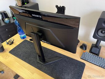 Predam 4K UHD 28palcovy herny monitor Gigabyte M28U - 5