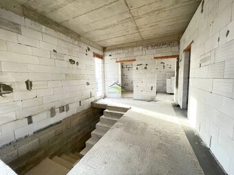 Novostavba rodinného domu pod HRÁDKOM - 600 m2 - HOLODOM - 5