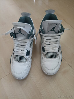 Air Jordan 4 Retro - 5