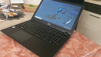 Predám Acer Extansa15/nová batéria/8gb ram/Intel i3/W10 - 5