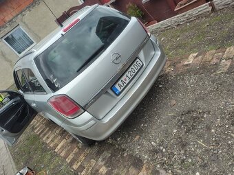 Predám Opel Astra H Kombi - 5