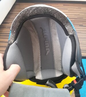 LYŽIARSKA PRILBA ALPINA CARAT - ĽAHKÁ A KVALITNÁ - 5