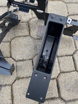 BMW E46 coupe CD Changer - 5