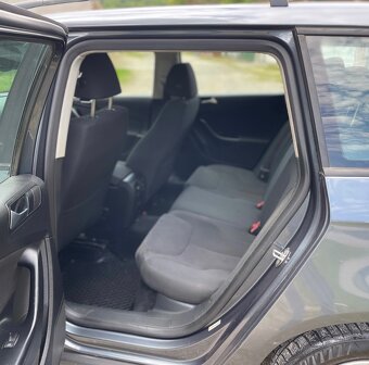 Predám Volkswagen Passat b6 1.9TDI Bluemotion - 5