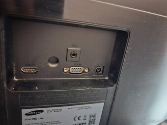 24" Samsung S24E500C - 5