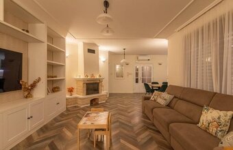 Dvojgeneračný štýlovo zariadený rod. dom - Mosonmagyaróvár - 5
