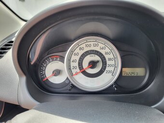 Mazda 2 - 5