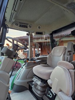 Traktor John deere 5100R - 5