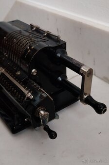 Starožitná mechanická kalkulačka - 5