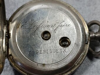 Stříbrné kapesní hodinky - kličovky, gravírované, rok 1885 - 5