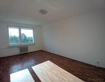 Prenájom pekný novo-zrekonštruovaný 2-izbový byt + balkón, v - 5