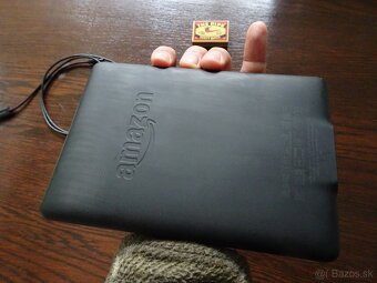 Predám elektronickú čítačku kníh-digitálnu zn.KINDLE - 5