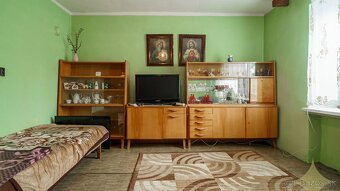 Exkluzívne na predaj gazdovský rodinný dom s pozemkom o rozl - 5
