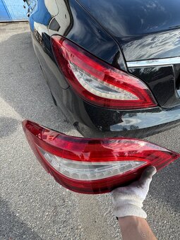 Zadné ľavé svetlo pre Mercedes CLS 2017 - 5