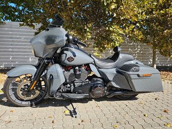 HARLEY DAVIDSON STREET GLIDE CVO 117 - 5