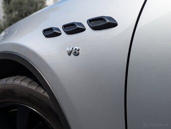 Infiniti / 314 koní, automat, V8 / - 5