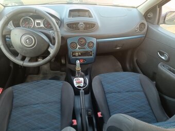 Renault clio - 5