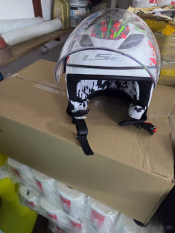 Predam tieto prilby - 5