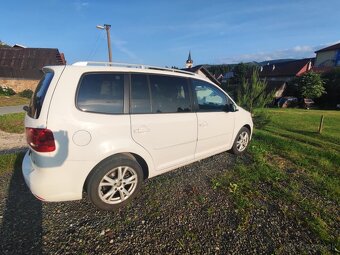 VOLKSWAGEN TOURAN 1.6 TDI 7 miestne , ťažné - 5