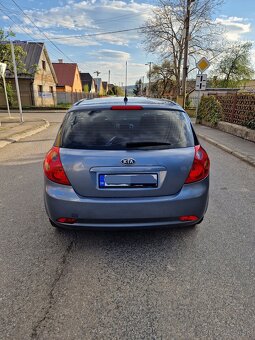 Kia Ceed 1,6 Crdi 85KW  2008 - 5