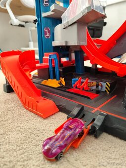 Hotwheels garáž žralok - 5