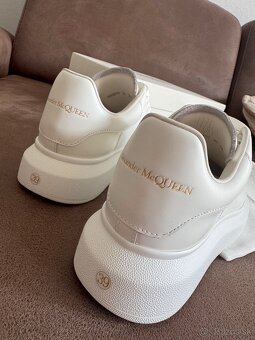 Alexander McQueen - 5