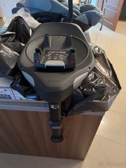 Vajicko Cybex cloud g i-size + base g - 5