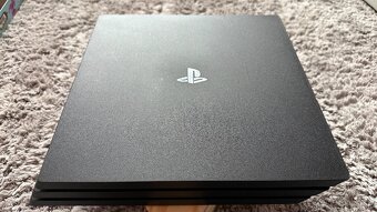 Sony PlayStation 4 Pro (1 TB, 2 ovladace vyborny stav) - 5