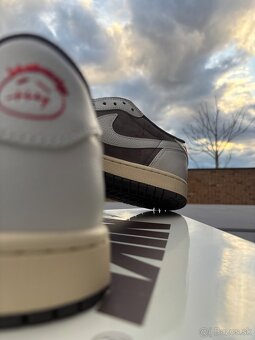 Air Jordan 1 Low x Travis Scott Reverse Mocha - 5