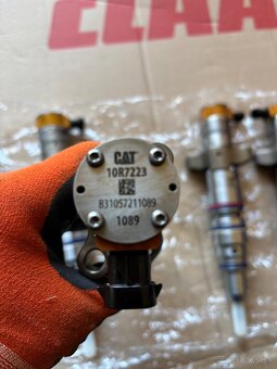 VSTREKOVAČE CLAAS LEXION - 5