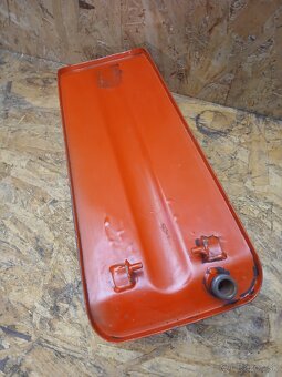 Babetta 210 nádrž - červená - 5