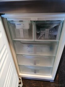 Predám diely z mrazničky Liebherr sbs 8496 - 5