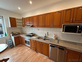 kuchynská linka drevená - 5