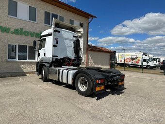 FORD ťahač 2018 VIN 242 - 5