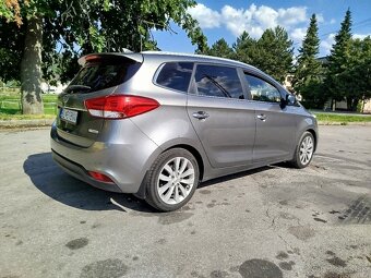 Kia Carens - 5