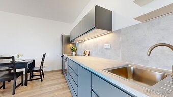 Stačí sa nasťahovať 2-izbový byt s parkovacím miestom v pro - 5