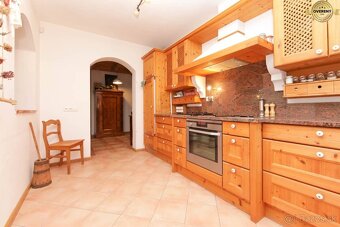 JEDINEČNÝ 7 IZ. RD S MOŽNOSŤOU DVOJGENERAČNÉHO BÝVANIA - 5